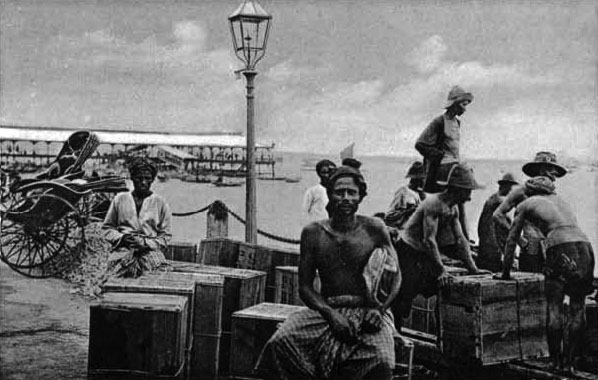 View of Singapore. Group of Coolies. GR Lambert and Company c1900 /Wikimedia commons