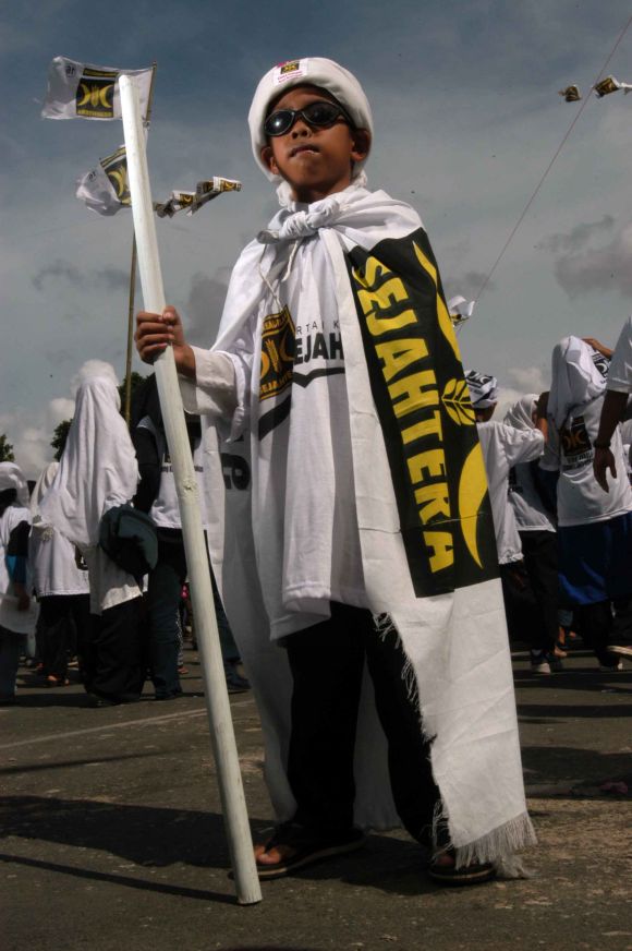 Prosperous Justice Party / Timur Angin